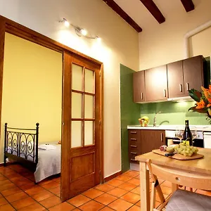https://plaza-real-apartments.topbarcelonahotels.com