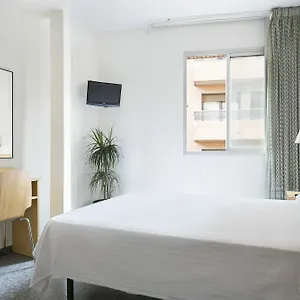https://hotel-climent.topbarcelonahotels.com